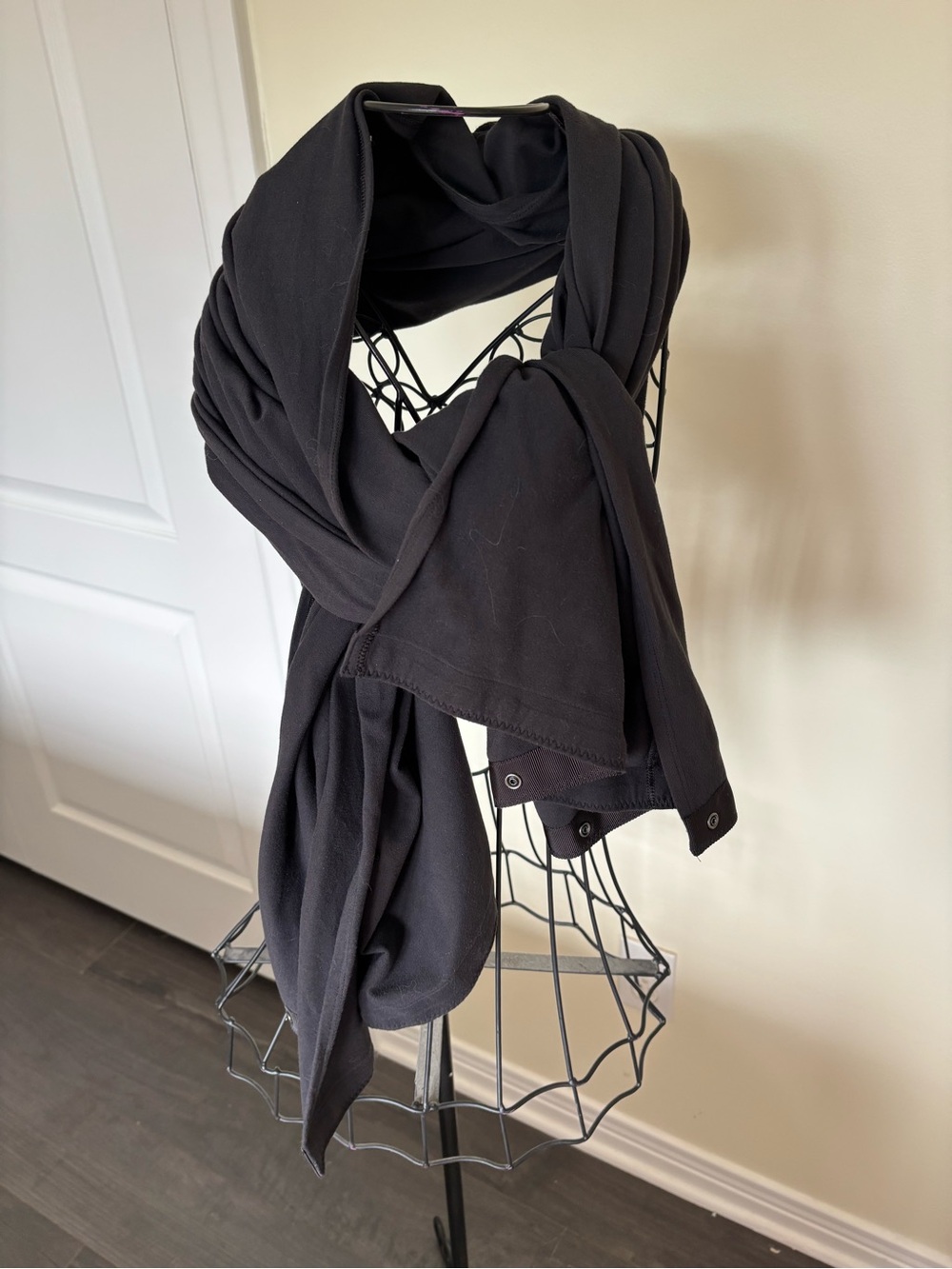 Lululemon Women's Wrap Scarf - Black